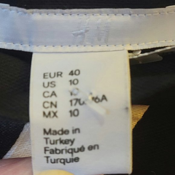 H & M Skirt - Picture 5 of 13